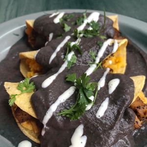 Escoge tu proteína favorita  at Dalia Plant Power Mex in Bogota