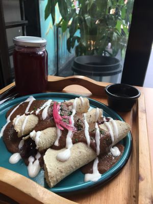 Deliciosas bebidas at Dalia Plant Power Mex in Bogota