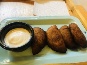 De plátano maduro .... deliciosoooooo  at Dalia Plant Power Mex in Bogota