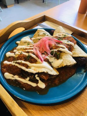 Con flor de Jamaica 👌 at Dalia Plant Power Mex in Bogota