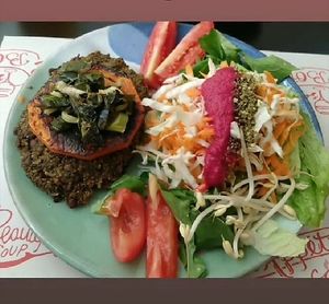 Almuerzos riquísimos y bien cargados at Brote in Rosario