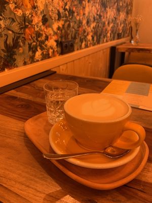 Dandelion latte at Palo Verde in Prague