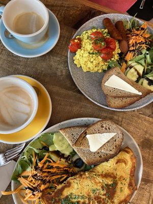 Breakfast: scrambled tofu and omelette   at Palo Verde in Prague