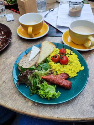 Scrambled tofu on toast at Palo Verde in Prague
