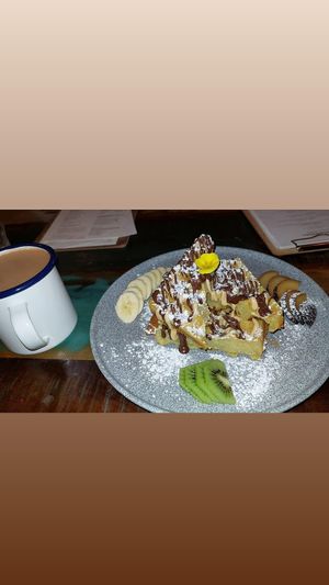 Waffle and hot chocolate at Palo Verde in Prague