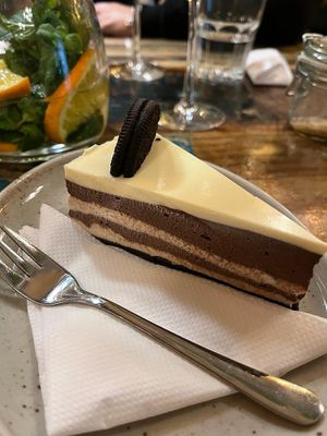 Oreo cheesecake at Palo Verde in Prague