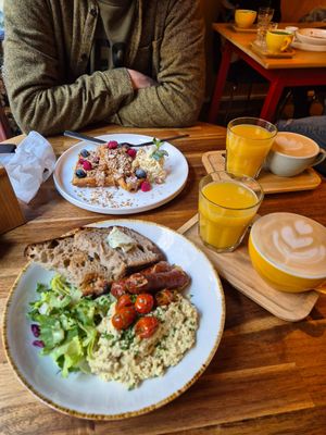 Scrambled tofu breakfast option, waffles, coffees and juice at Palo Verde in Prague