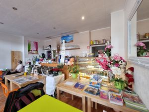 inside at Hippo Bio Vegan in Hannover