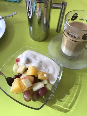 Latte Macchiato/Oat milk and Soy yoghurt + fruits  at Hippo Bio Vegan in Hannover