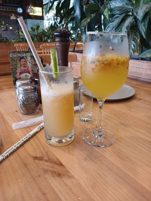Limonada natural y Soda de maracuyá, 10/10 at Olivia in Medellin