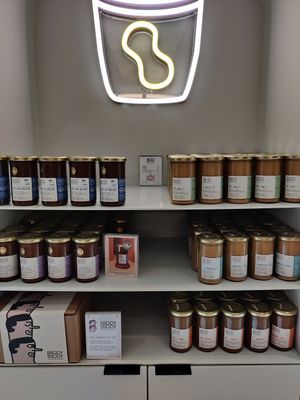 Les beurres 🤤 at Buddy Buddy in Brussels