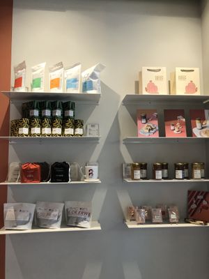 Shopping   at Buddy Buddy in Brussels