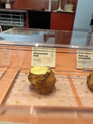 Cinnamon roll  at Buddy Buddy in Brussels