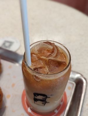 Rooibos tea served cold at Buddy Buddy in Brussels