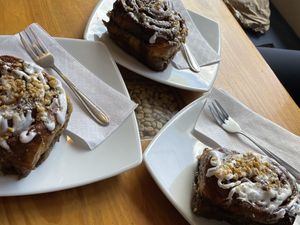 Cinnamon Swirls were insane! Get them with a coffee and dip them in, for extra flavour! There’s also a chocolate banana bread 🤩  at Café Monteverde in Monteverde