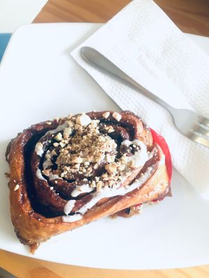 Cinnamon roll at Café Monteverde in Monteverde
