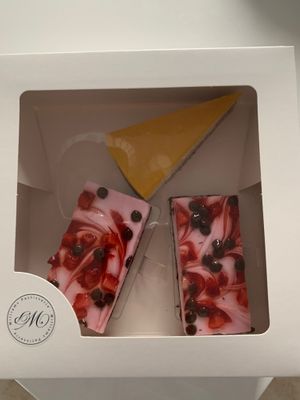 Strawberry cheesecake and mango cheesecake  at Hi! Bubble tea Patisserie in Gran Canaria