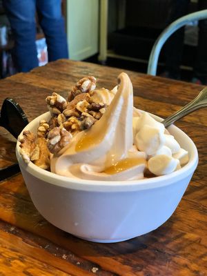 Sunday with dandies. at Back To Eden Bakery in Portland