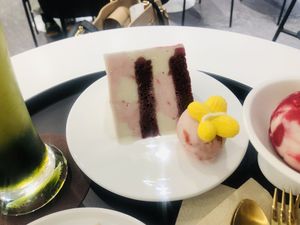 Strawberry Tiramisu Ice Cake with Strawberry Ice Cream 💚  at AcheMi in Seoul