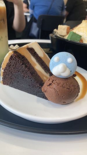 Vegan ice cream cake  at AcheMi in Seoul