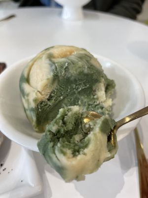 Mugwort injeolmi  at AcheMi in Seoul