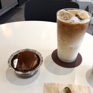 Decaf Hazelnut Tiramisu and Iced Latte   at AcheMi in Seoul