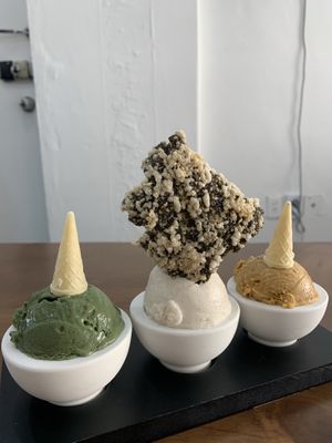 Mugwort, vanilla sticky rice, caramel at AcheMi in Seoul