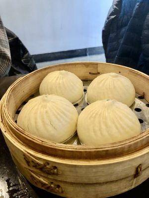 Green dot to identify vegan  at Din Tai Fung - 46th St in Seattle