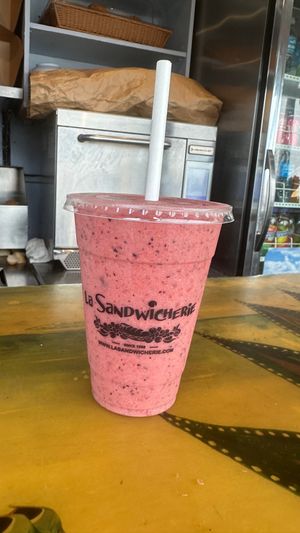 Fruit smoothie  at La Sandwicherie in Miami Beach