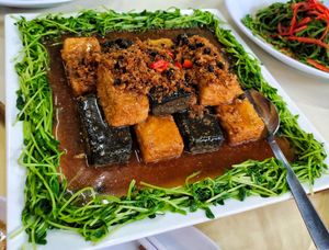 Signature tofu, very delicious, recommend at Big Veggie in Kuching