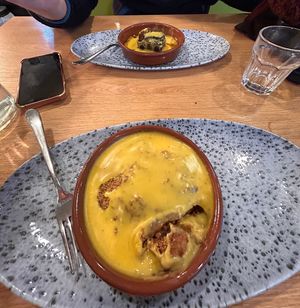 ⬆️ sticky toffee & custard, ⬇️ Apple crumble & custard  at Whins Kitchen in Wheelton
