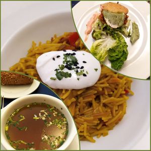 Menú del día: consomé, fideua, arepa. Todo vegano at L'Encant Vegetaria in Barcelona