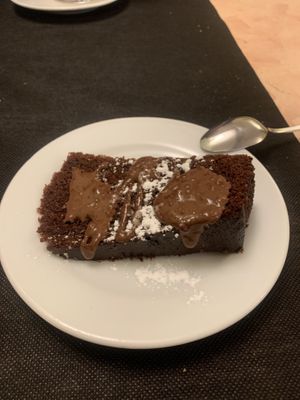 Chocolate cake / pastel de chocolate  at L'Encant Vegetaria in Barcelona