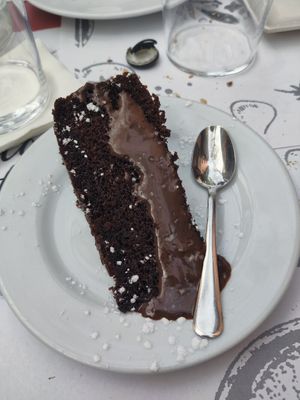 Chocolate cake at L'Encant Vegetaria in Barcelona