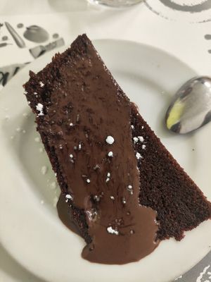 Pastel de chocolate at L'Encant Vegetaria in Barcelona