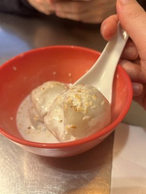 Steamed coconut mochia  at Knees to Chin in Brussels