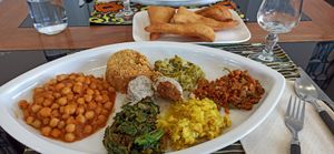 Plat du jour avec 7 plats différents at L'ours Herbivore in Saint-brieuc