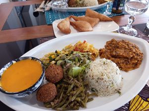 Plat copieux et excellent at L'ours Herbivore in Saint-brieuc