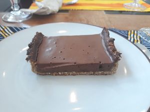 Gâteau au chocolat crudivégane, très bon ! at L'ours Herbivore in Saint-brieuc