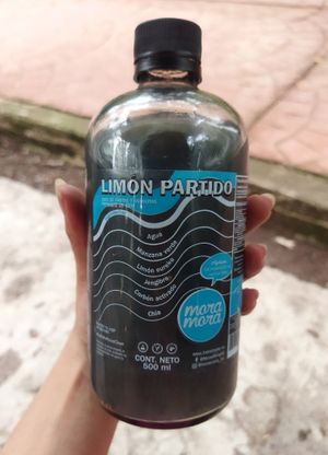 Jugo limón partido at Mora Mora - Condesa in Mexico City