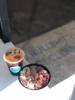 Açaí and coffee at Mora Mora - Condesa in Mexico City