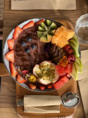 Acai Bowl of Pure Heavenly Goodness at Plant Based Eatz in Gold Coast