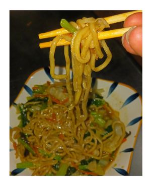 Chow mein at Ā Fēn SùShí 阿芬素食 in Yuchi