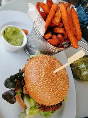 Quinoa burger con patate dolci at Alter Schlachthof in Bressanone