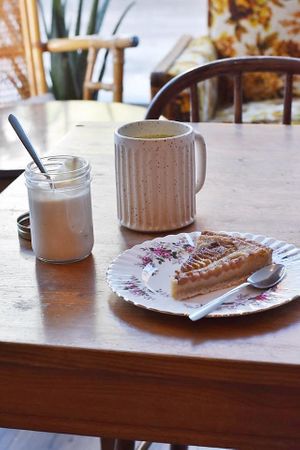 tarte bourdaloue et yogourt at Epicerie Muscade in Montreal