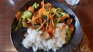 Wok bowl with tofu at Wholesome Kitchen in Mullingar