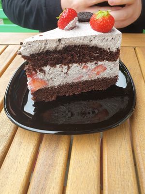 Oreo strawberry cake at Fräulein Grün in Garmisch Partenkirchen