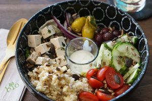 Delicious bowl, greek style 👌 at Fräulein Grün in Garmisch Partenkirchen