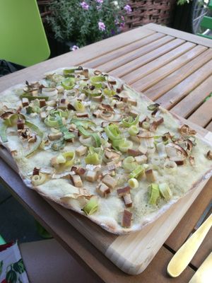 Flammkuchen - Räuchertofu/Lauch at Fräulein Grün in Garmisch Partenkirchen