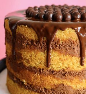 Chocomara (chocolate com maracujá) at Ravegana Doceria in Salvador